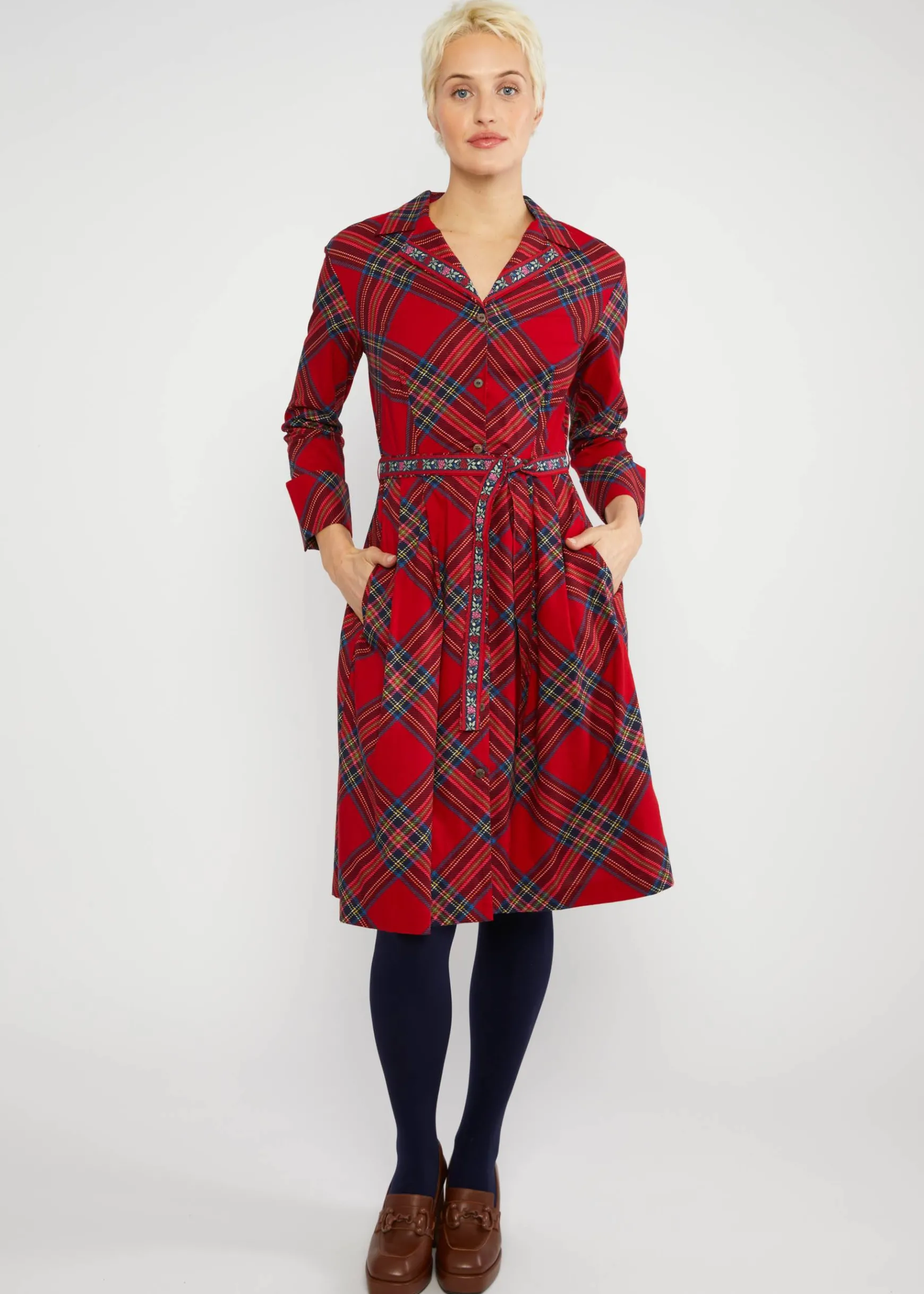 Damen Blutsgeschwister Knielange Kleider|Blusenkleid Zauberknopf und Kragen